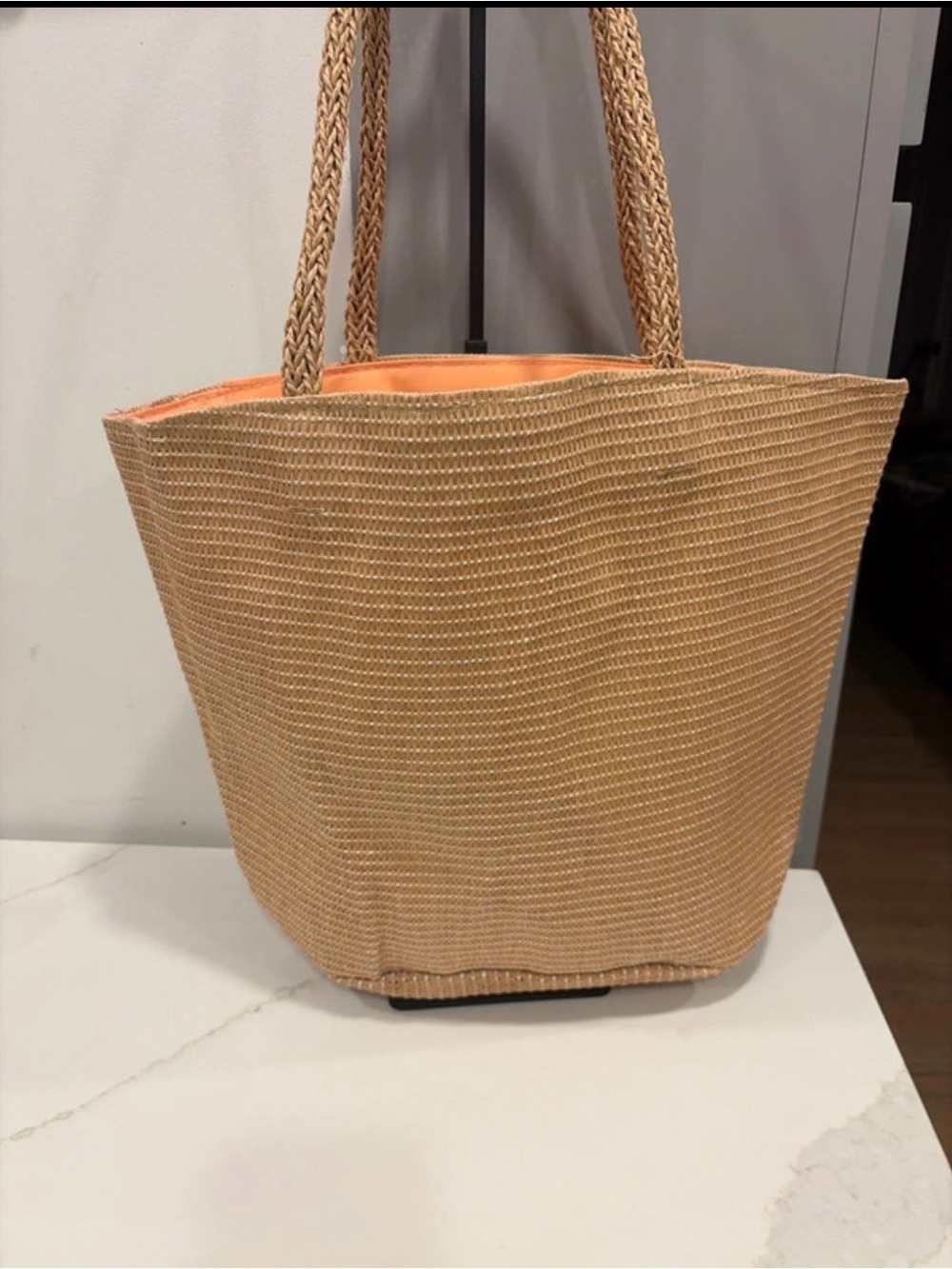 Marc Jacobs Daisy Straw Tote with Orange Lining - Picture 3 of 7
